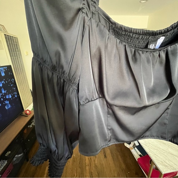 H&M black square neck smocked back cropped top - Picture 9 of 10